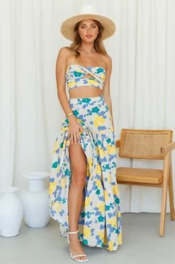 Sets & Co-ords RUNAWAY Kaitlo Top Sand Floral