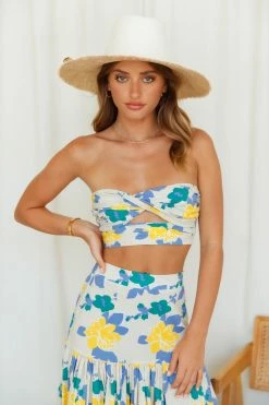 Sets & Co-ords RUNAWAY Kaitlo Top Sand Floral