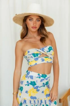 Sets & Co-ords RUNAWAY Kaitlo Top Sand Floral