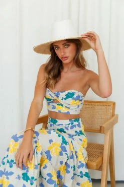 Sets & Co-ords RUNAWAY Kaitlo Top Sand Floral