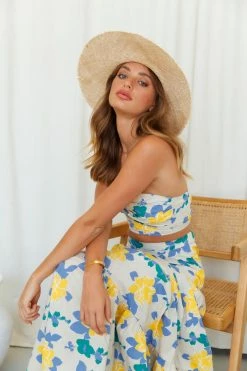 Sets & Co-ords RUNAWAY Kaitlo Top Sand Floral