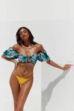 HELLO MOLLY Tropicana Heart Crop Blue Shorts