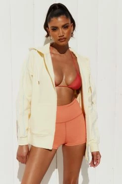 ELETTE FIT Prana Shorts Coral